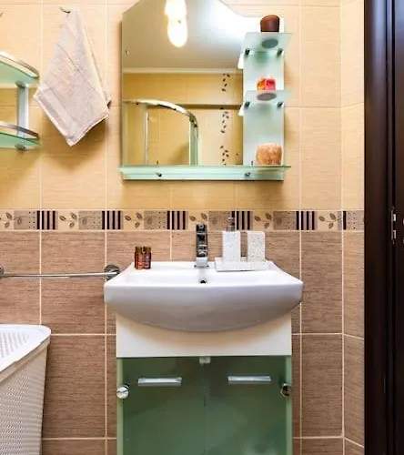 Spacious By Stefanie / Close To Mu