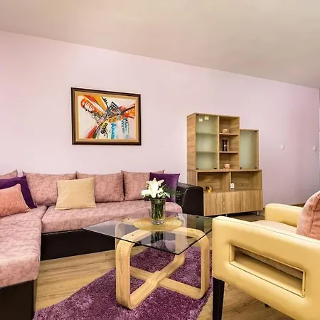 Spacious By Stefanie / Close To Mu *