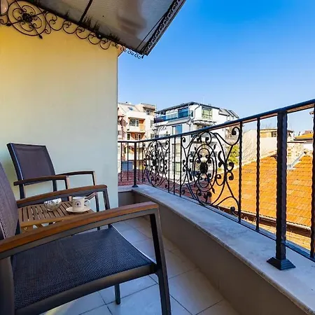 Spacious By Stefanie / Close To Mu *