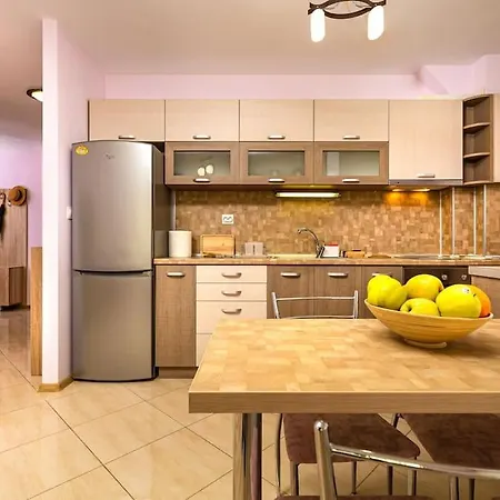 Spacious By Stefanie / Close To Mu