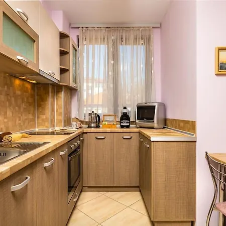 Spacious By Stefanie / Close To Mu Apartment *